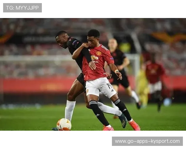 NAVI香蕉道防守成功，但整体节奏仍显被动